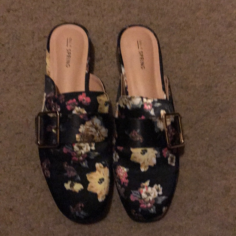 Floral print slides